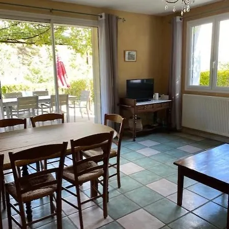 Spacious Calm - 4 Bedrooms, Pool, View, Petanque